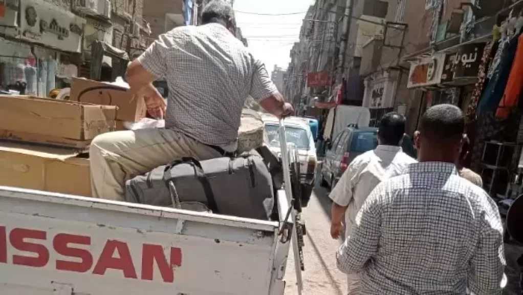 حملات مكبرة تضبط 30 محضرا وإشغالا بفرشوط شمال قنا