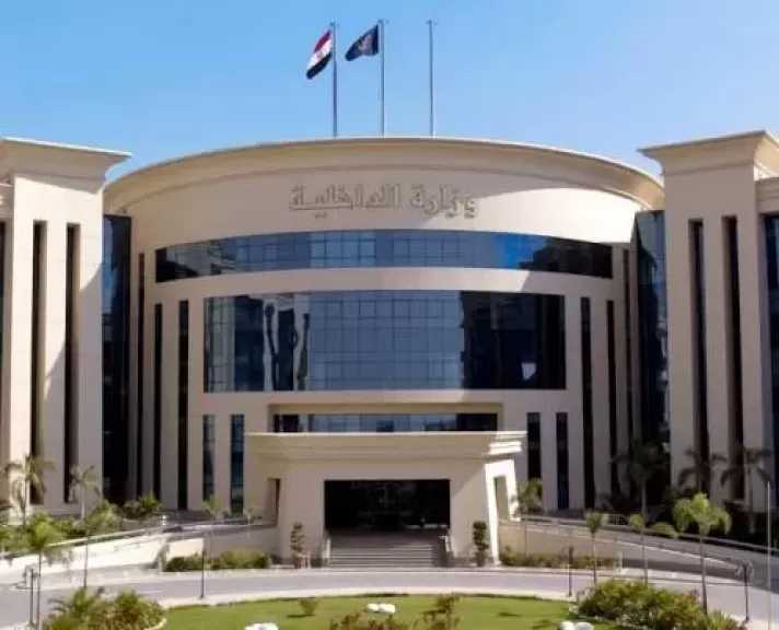 بعد فيديو صادم.. الأمن يكشف سر جلوس طفل أعلى شرفة شقة بالإسكندرية