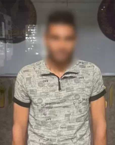 القبض على عامل تحرش بسيدة خلال سيرها في التجمع