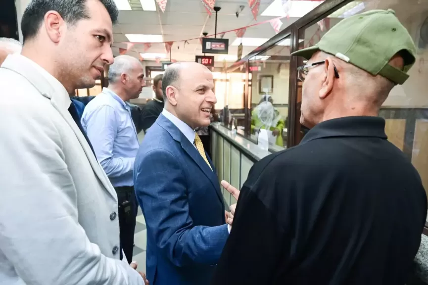 خط أحمر