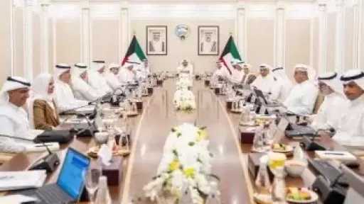 مجلس وزراء الكويت يعرب عن تضامنه مع مصر واستنكاره للهجوم بمُسيرة على ميناء دمياط