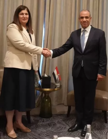 خط أحمر