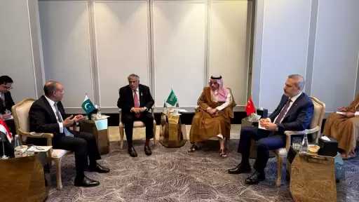 وزير الخارجية يشارك في الاجتماع الخامس للأطراف الإقليمية الأربعة R4 مع وزراء خارجية باكستان وتركيا والسعودية