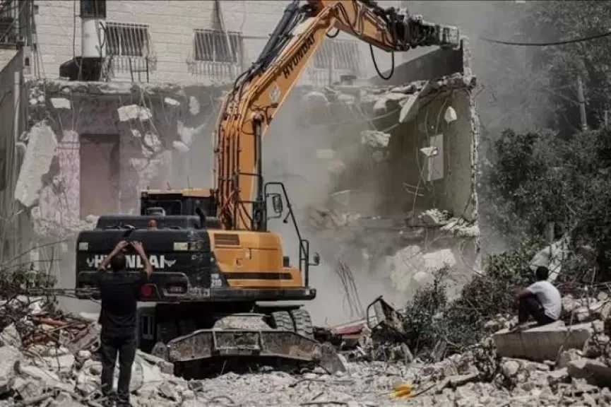 الاحتلال الإسرائيلي يهدم بناية سكنية في كفر قاسم بذريعة البناء من دون ترخيص