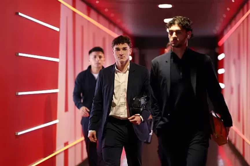برشلونة يعول على تحرك ألفاريز لإقناع أتلتيكو مدريد بالرحيل
