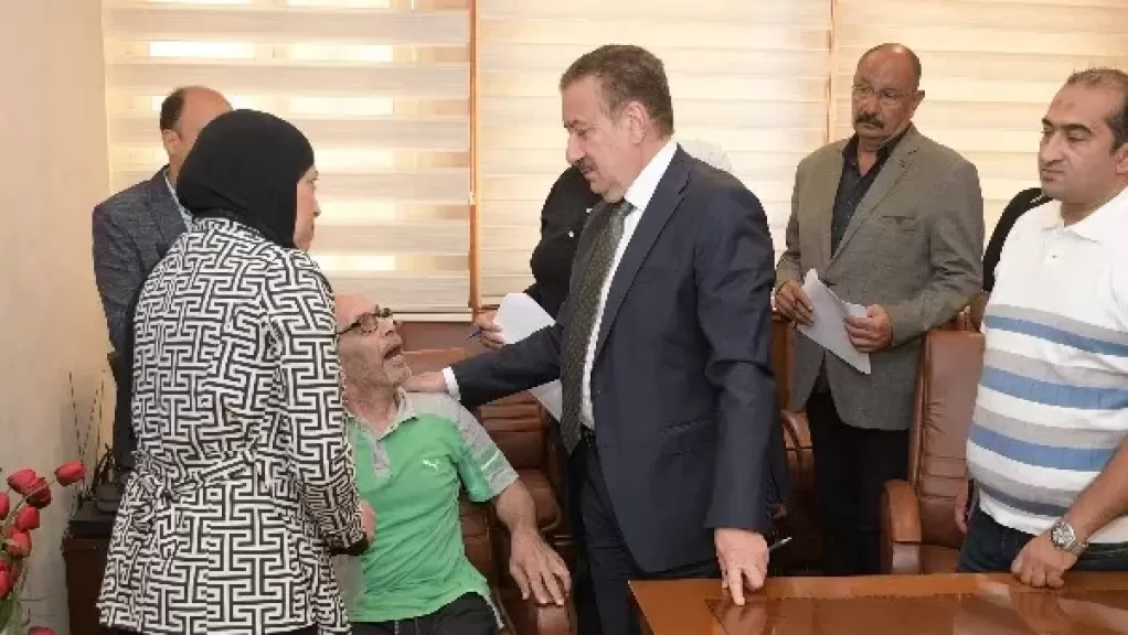 خط أحمر
