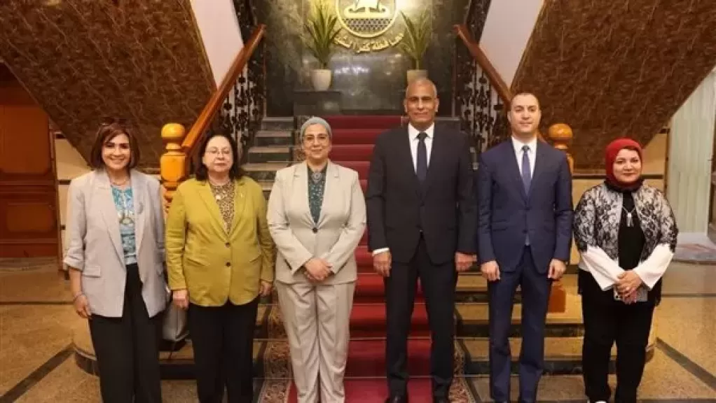 خط أحمر
