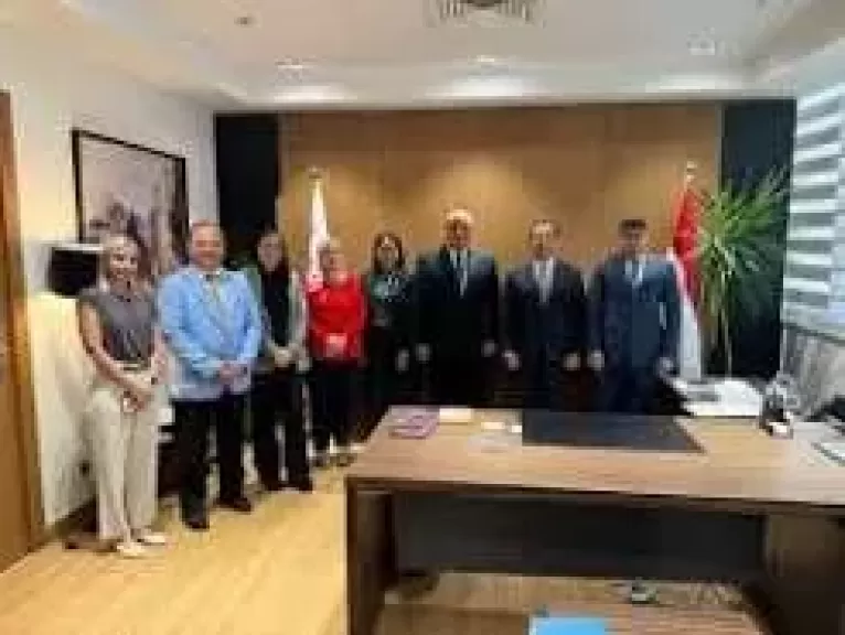 خط أحمر