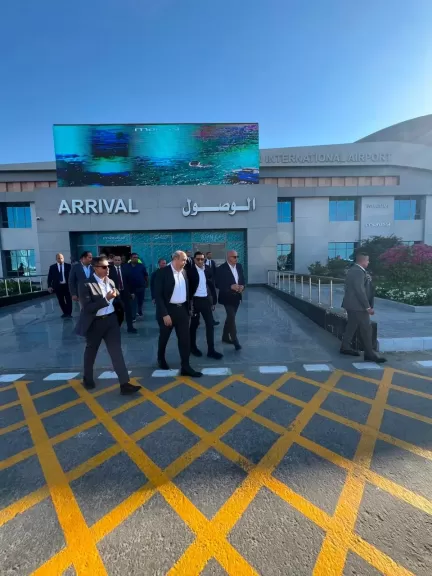 خط أحمر