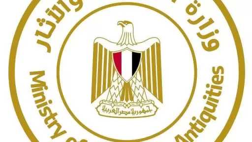 السياحة والآثار توضح حقيقة الفيديو المتداول بشأن إدخال العلم المصري بمنطقة آثار سقارة أثناء رحلة تريض