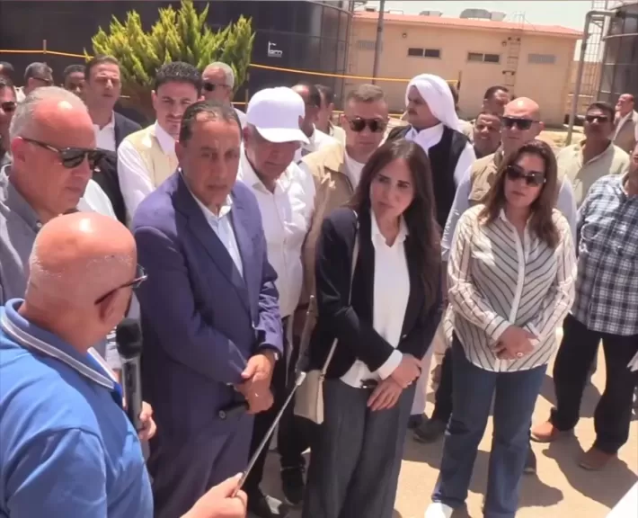 خط أحمر
