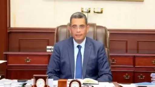 بعد أزمة المياه.. محافظ البحر الأحمر يحظر استغلال المواطنين ويحدد 140 جنيهًا حدًا أقصى لسعر متر المياه وغرامة 100 ألف جنيه للمخالفين