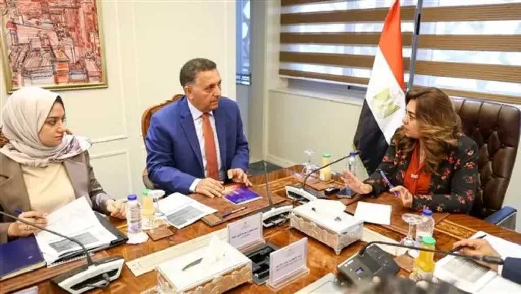 منال عوض تبحث تطوير منظومة الإدارة المتكاملة للمخلفات بالقليوبية