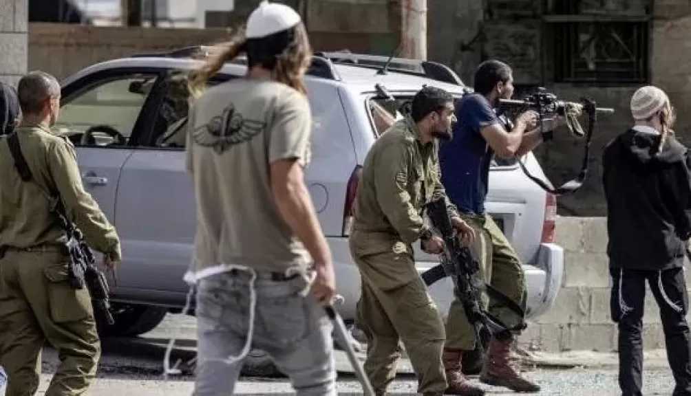 إصابة 6 فلسطينيين في هجوم للمستوطنين شمال شرق رام الله