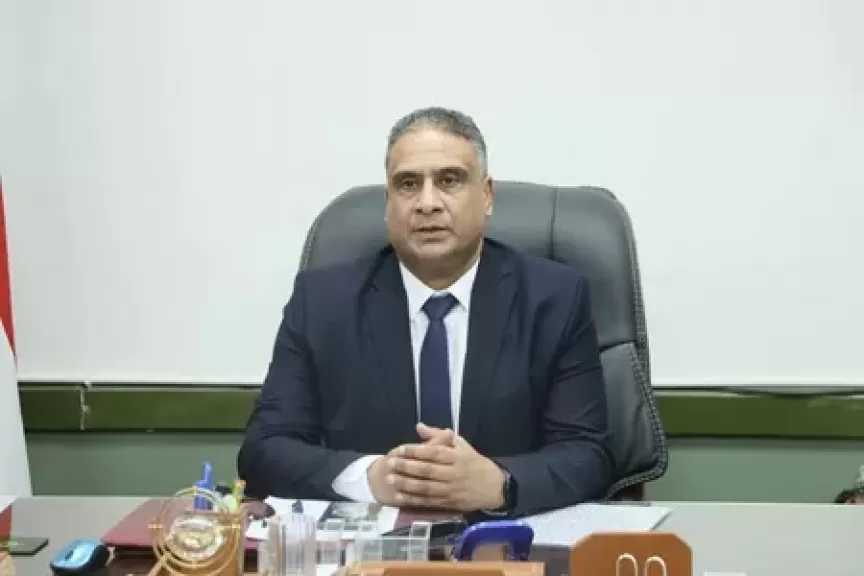 وكيل تعليم الوادي الجديد: الانتهاء من توزيع مخصصات الكتب الدراسية لتسليمها للطلاب مبكراً وقبل بدء العام الدراسى