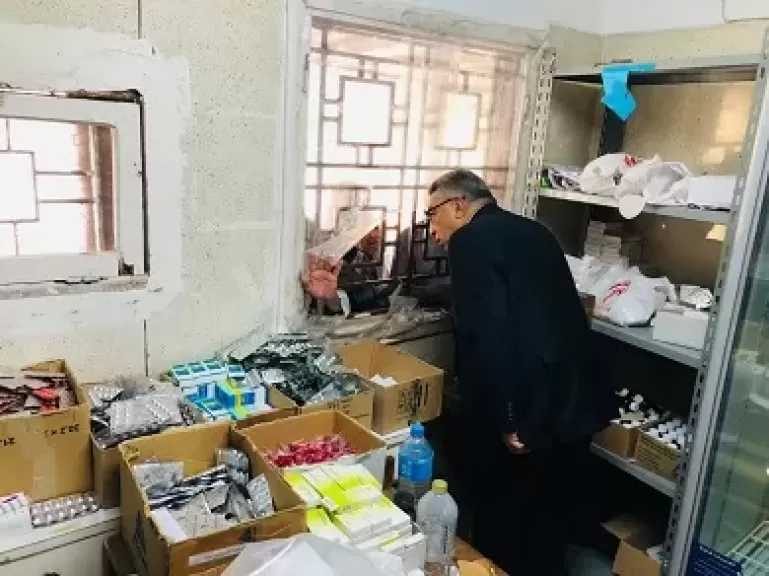 محافظ الدقهلية يتفقد عيادة التأمين الصحي بجديلة للتأكد من توافر الأدوية اللازمة للمرضى