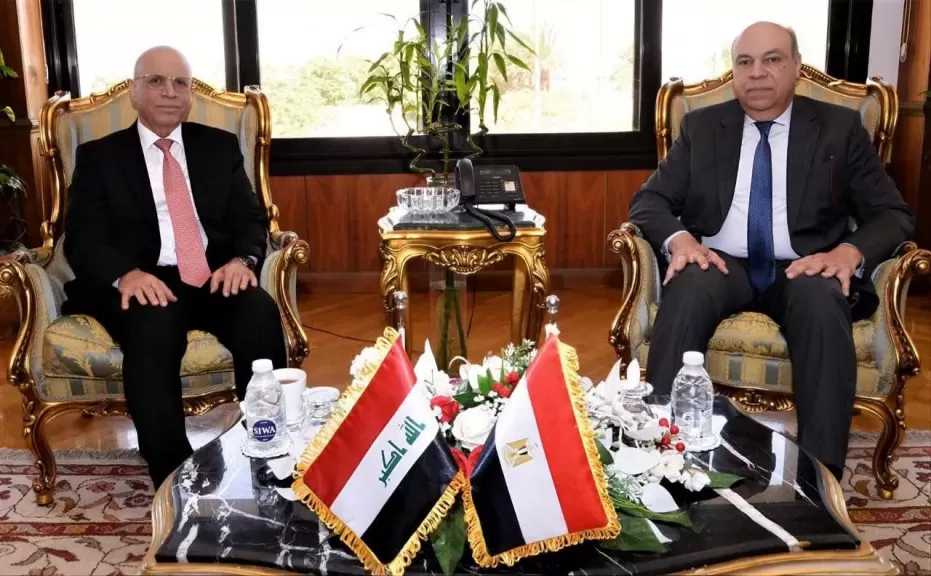 وزير الطيران المدني يلتقي سفير العراق بالقاهرة لبحث آفاق التعاون وتبادل الخبرات في مجال الطيران المدني.
