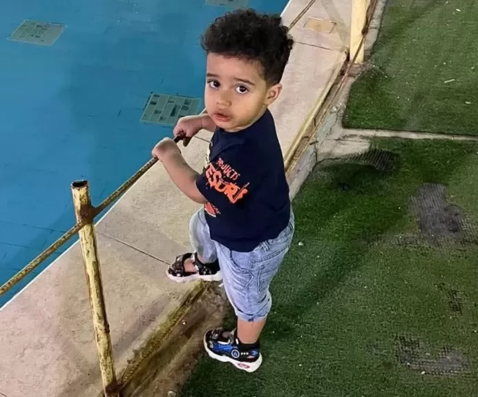 خط أحمر
