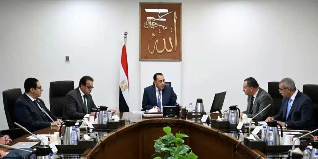 رئيس الوزراء يُتابع مستجدات الموقف التنفيذي لميكنة منظومة التأمين الصحي الشامل