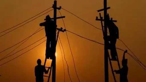 اليوم.. قطع التيار الكهربائي عن 3 مناطق بمدينة طور سيناء اليوم.. قطع التيار الكهربائي عن 3 مناطق بمدينة طور سيناء