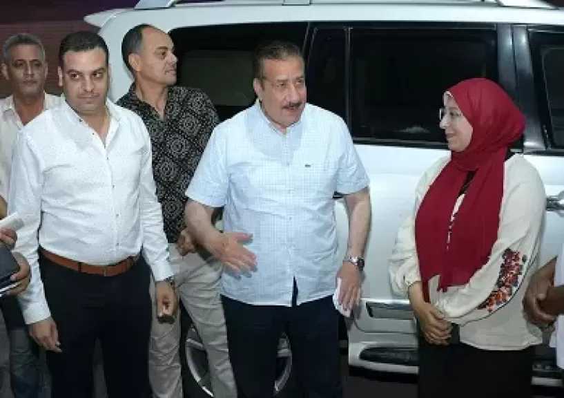 محافظ بورسعيد يتفقد أعمال تركيب 400 كشاف جديد بحي العرب ويوجه بسرعة استكمال التنفيذ