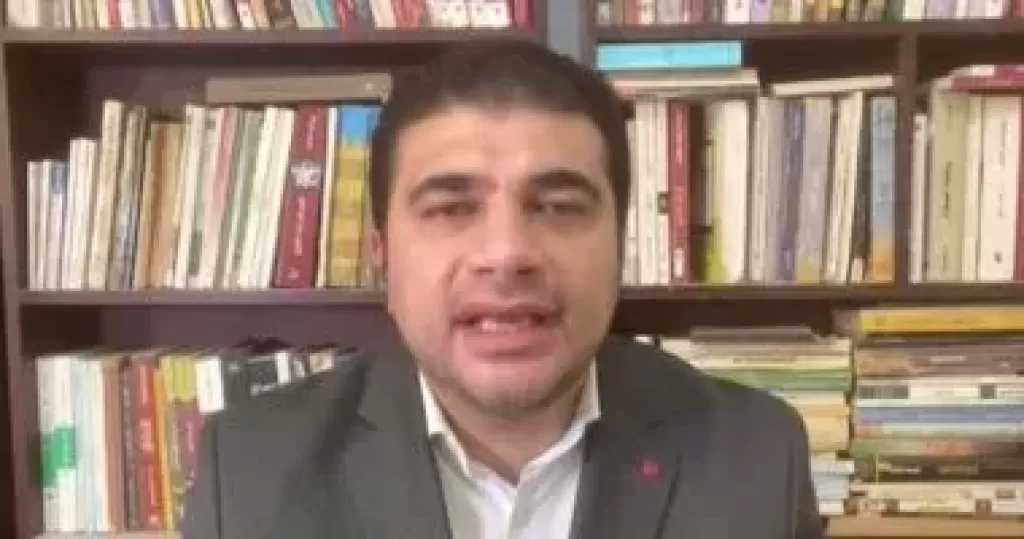 سامح لاشين: إيران متمسكة بورقة مضيق هرمز لتحقيق مكاسب استراتيجية