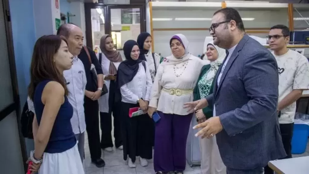 خط أحمر