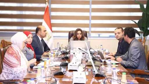 منال عوض تستعرض مستجدات المنظومة الإلكترونية لتراخيص المخلفات وسبل تطبيق نظام EPR