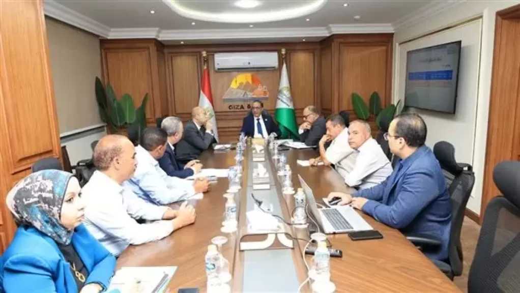 الجيزة تدعم نظافة العياط بـ70 عاملًا جديدًا وتواجه مخالفات البناء والانتظار العشوائي