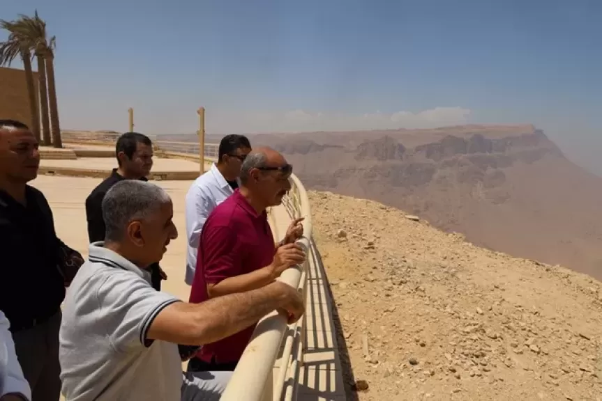 خط أحمر