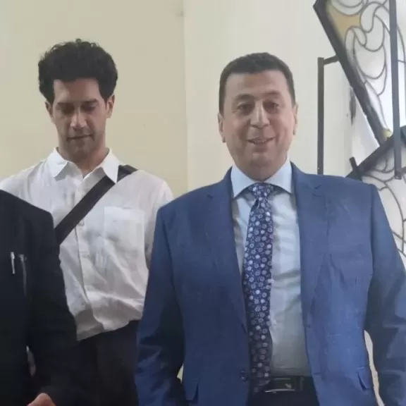 خط أحمر