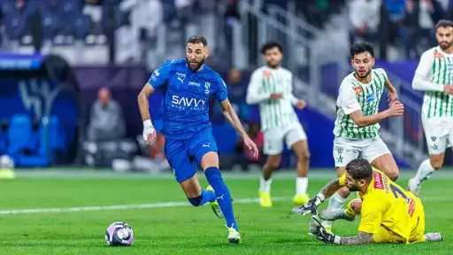 بنزيما يقترب من الرحيل عن الهلال.. وأوسيمين أبرز المرشحين لخلافته