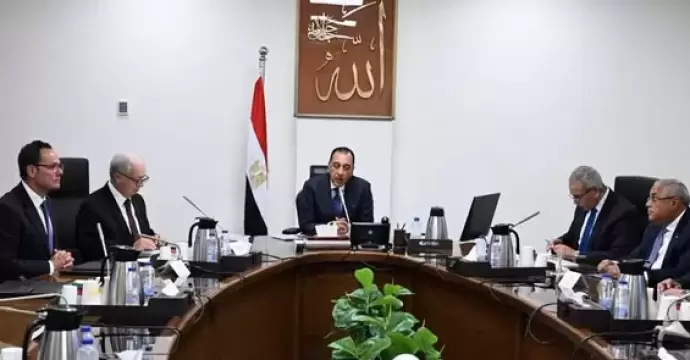 رئيس الوزراء يتابع مستجدات الموقف التنفيذي لمشروعات تطوير الشركة القابضة للغزل والنسيج
