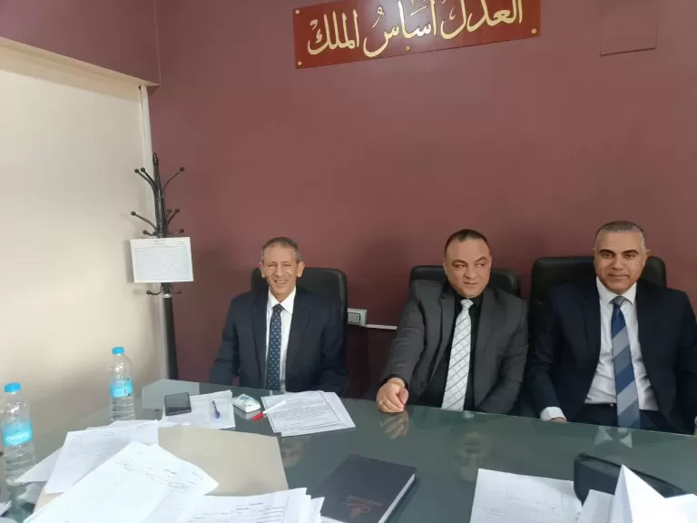 خط أحمر