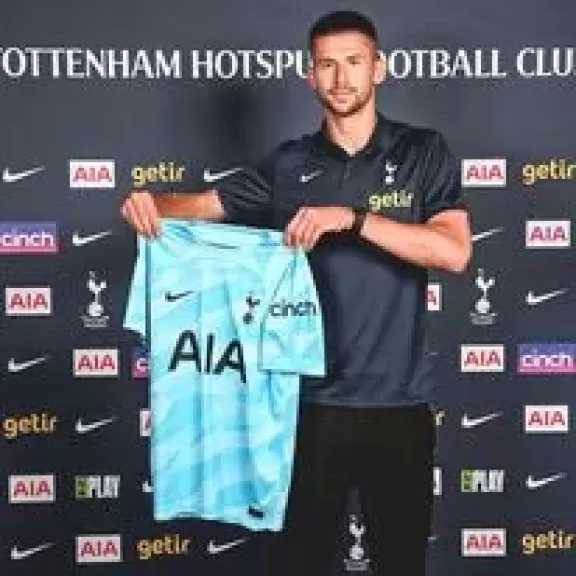رسميًا.. يوفنتوس يضم حارس توتنهام فيكاريو حتى 2027
