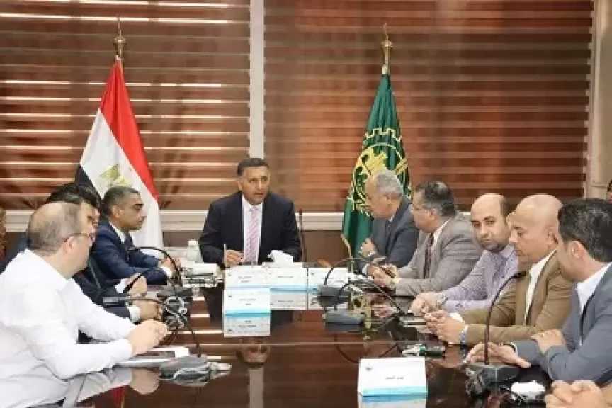 محافظ القليوبية يوجه بتفعيل جدول أسبوعي لتنظيم استقبال حالات الإسعاف والمصابين بالمستشفيات