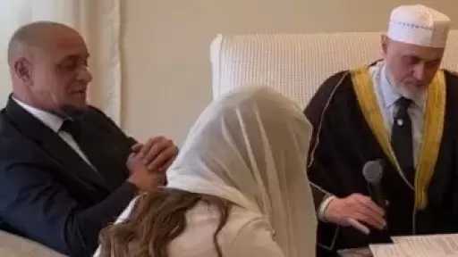 هل اعتنق أسطورة كرة القدم روبرتو كارلوس الإسلام؟