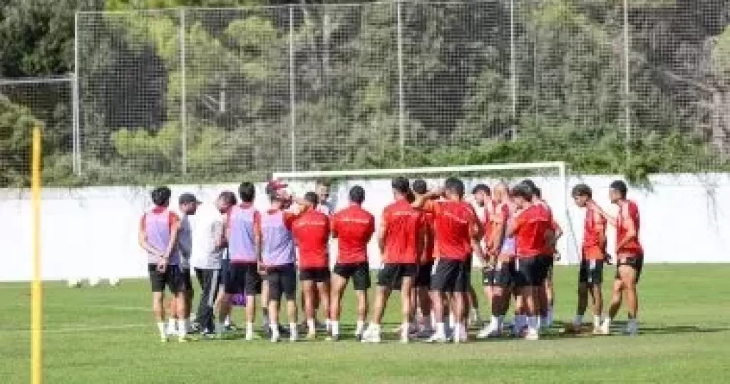 خط أحمر