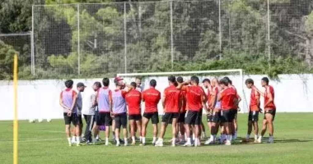 موعد مباراة الأهلى وبرشلونة الإسبانى في كأس خوان جامبر