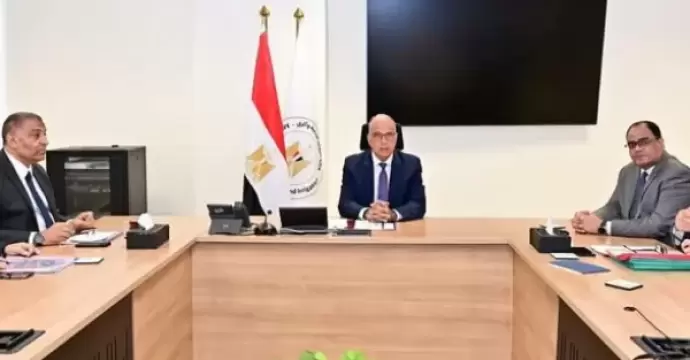 وزير الري يتابع خطة تطوير الشركة القابضة واستغلال أصولها بموازنة 2026 / 2027
