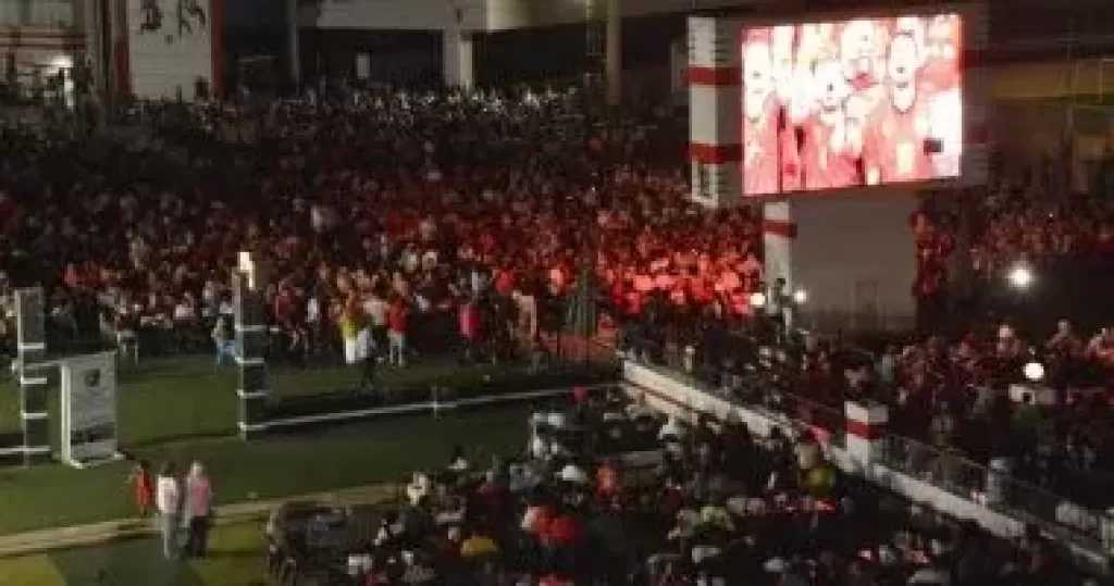 رموز الزمالك في مقدمة الحضور باحتفالية التتويج بالدوري