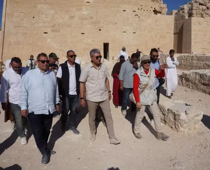 خط أحمر