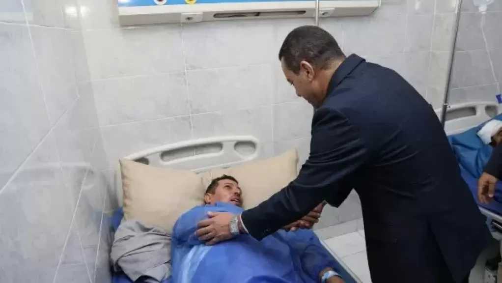 محافظ المنوفية يزور مصابى انقلاب ميكروباص بطريق كفر داود- البريجات