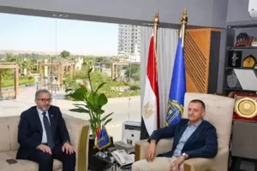 خط أحمر