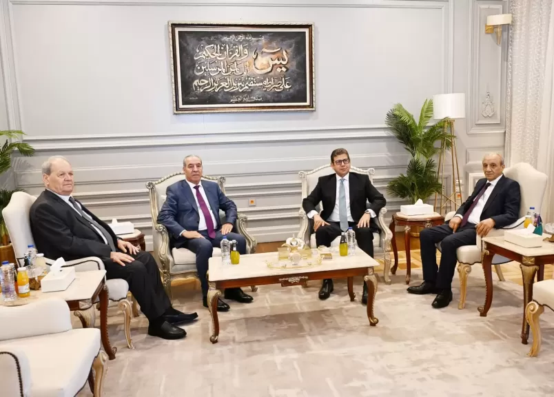 خط أحمر