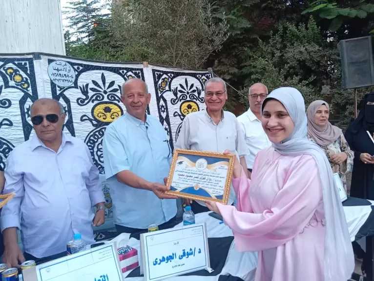 فرحة المتفوقين في بشالوش.. تكريم أوائل الثانوية العامة وسط حضور قيادات التعليم وأسر الطلاب