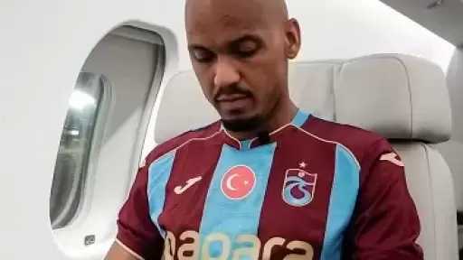 مجددًا مع محمد صلاح.. طرابزون سبور يعلن التعاقد مع فابينيو