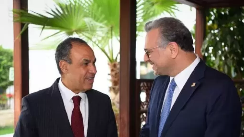 خط أحمر