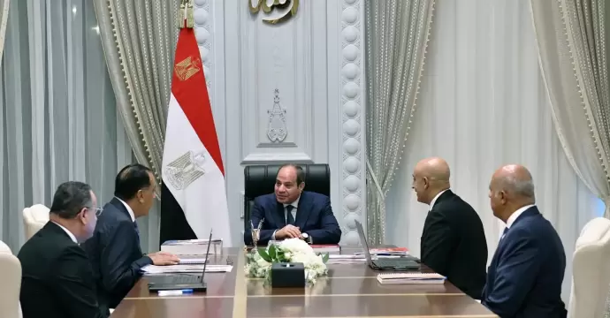 الرئيس السيسي يشدد على ضمان تطبيق الحد الأدنى للأجور في المدارس على المعلمين والفنيين والإداريين