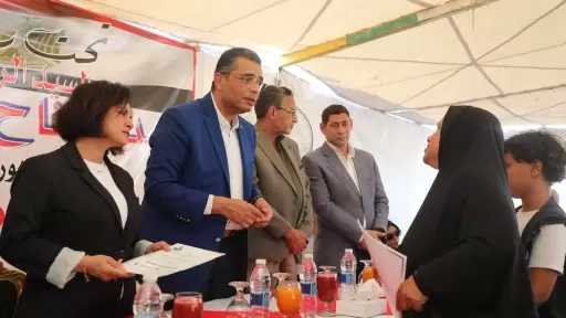 محافظ البحر الأحمر يسلم 52 وحدة سكنية للأرامل والمطلقات بالغردقة
